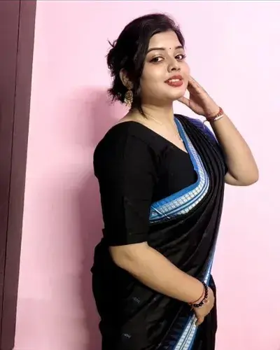 Call Girl in Mahemdavad